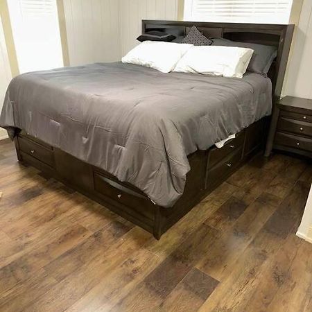 Hot Tub 5 Beds Apartment Moorhead Екстериор снимка