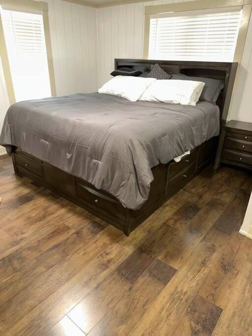 Hot Tub 5 Beds Apartment Moorhead Екстериор снимка