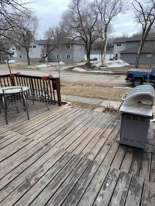 Hot Tub 5 Beds Apartment Moorhead Екстериор снимка