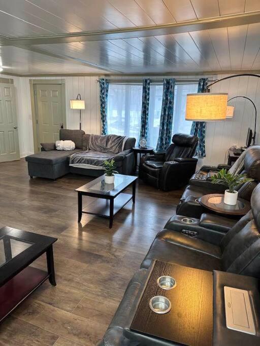 Hot Tub 5 Beds Apartment Moorhead Екстериор снимка
