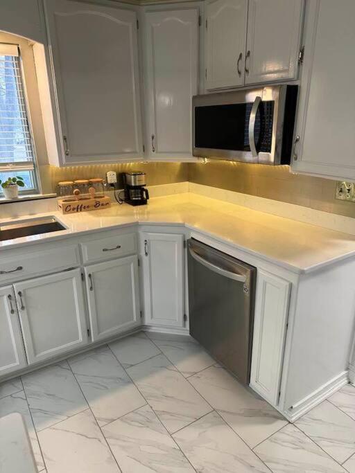 Hot Tub 5 Beds Apartment Moorhead Екстериор снимка